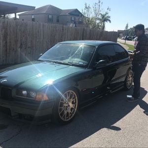 Meet your Posher, Emilio